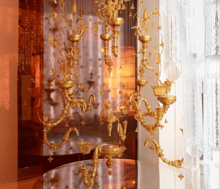 Venice_Boutique_Burning Light_4607