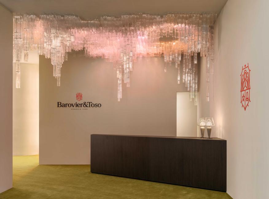 01_bt_euroluce2023_empire_bespoke_installation_cc_cl.jpg