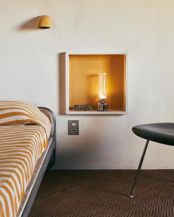 bt_aurora_portable-lamp_nichettor_amb_03.jpg