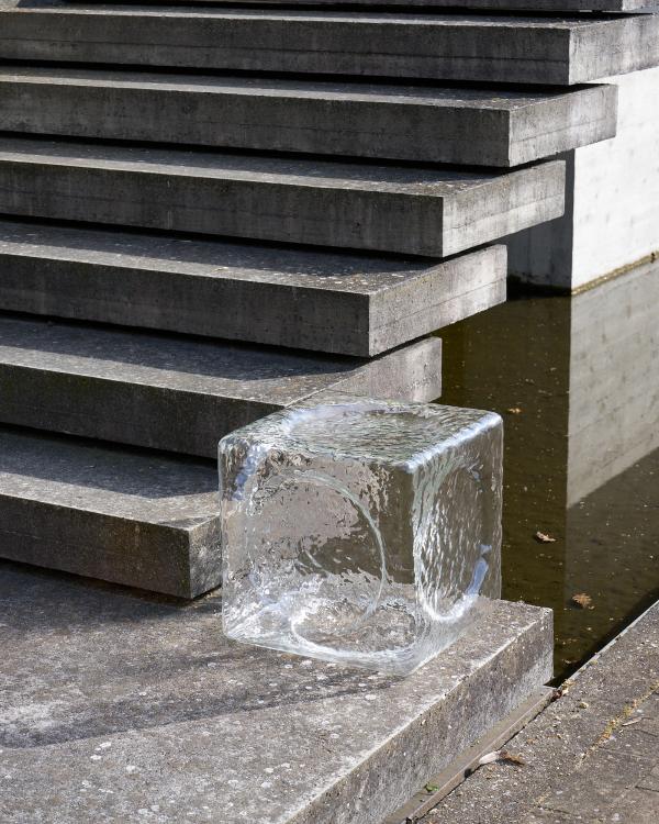 bt_etime_side-table_nichettor_amb_01.jpg
